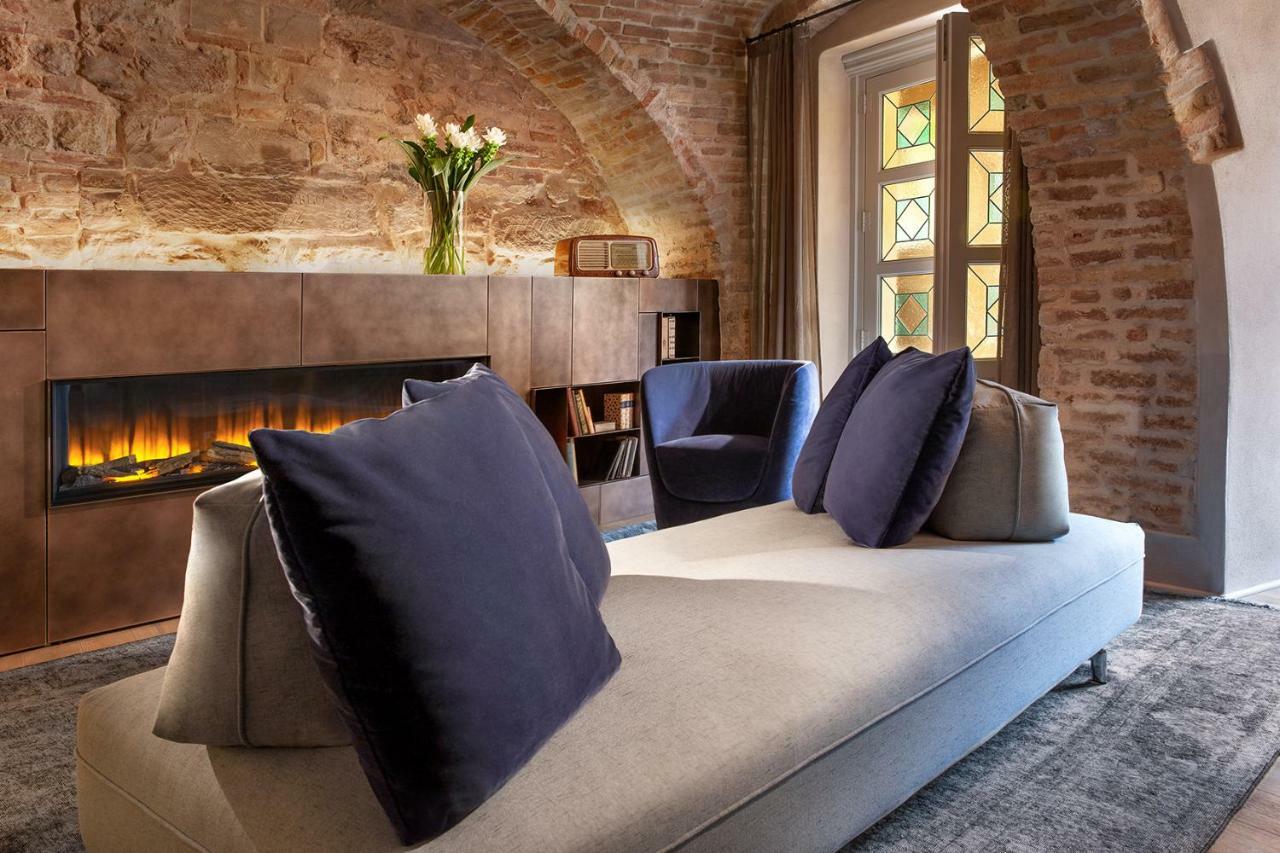 Il Cortile Di San Michele Bed & Breakfast Guarene Ngoại thất bức ảnh